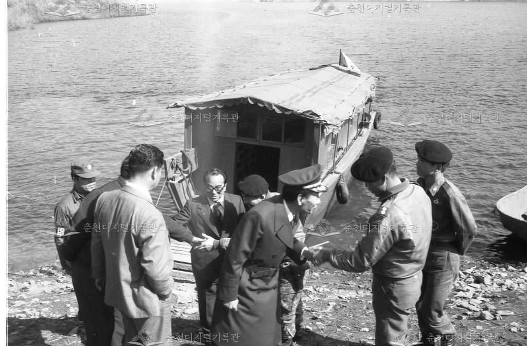 강촌 등옥운항 선박 이미지