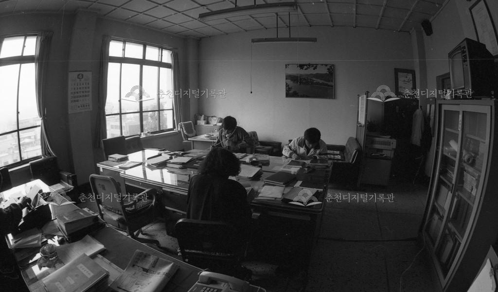 관공서 사무실 풍경 이미지