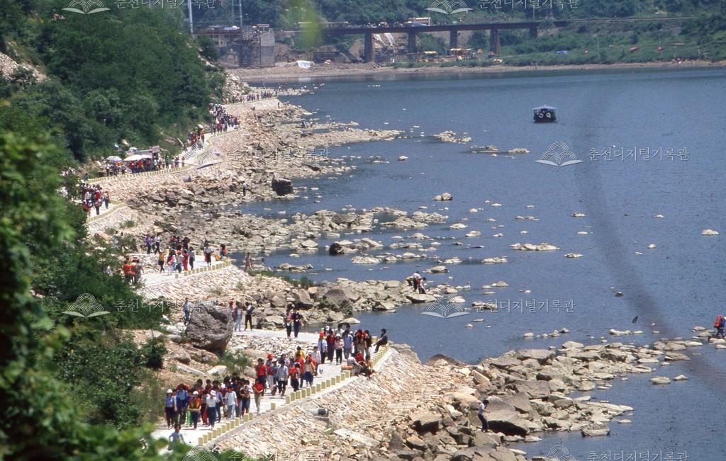 강촌 잠수도로 관광객 이미지