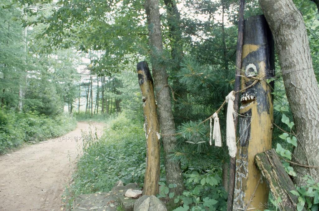 밭치리 장승 이미지