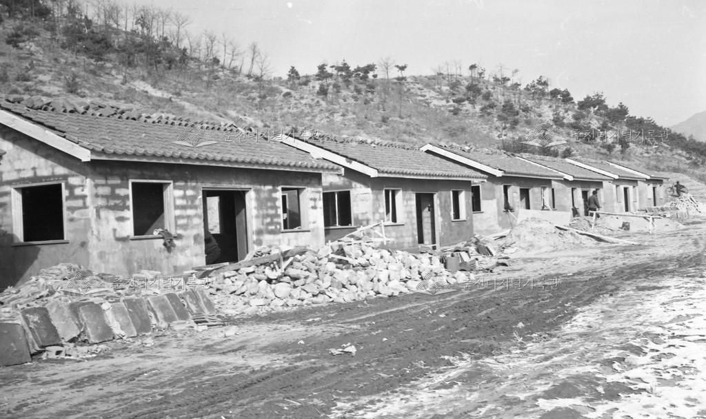1960년대 사북면 사랑말 주택건립 이미지