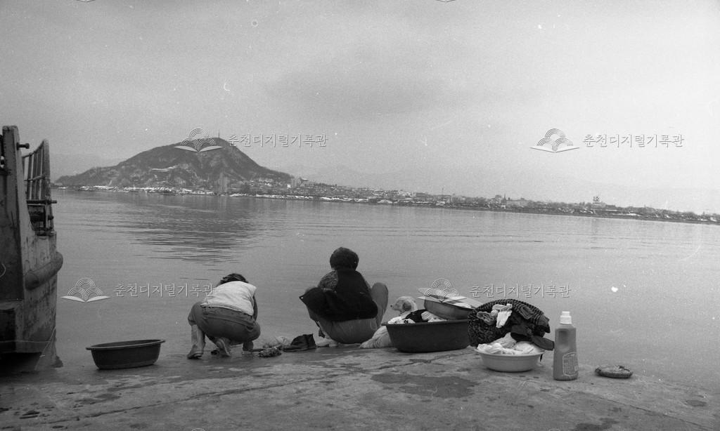 1980년대 서면 나루터 빨래 이미지