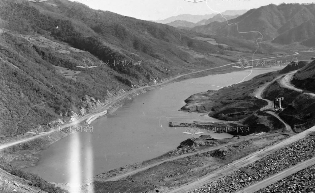 1970년대 소양강댐 담수전 이미지