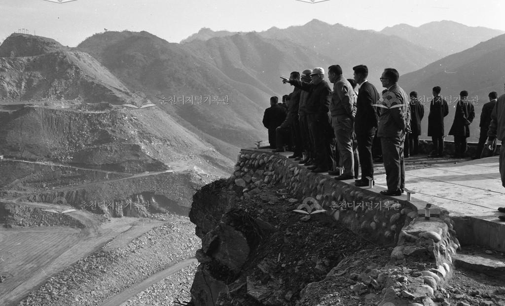 소양강댐공사 현장 시찰 이미지