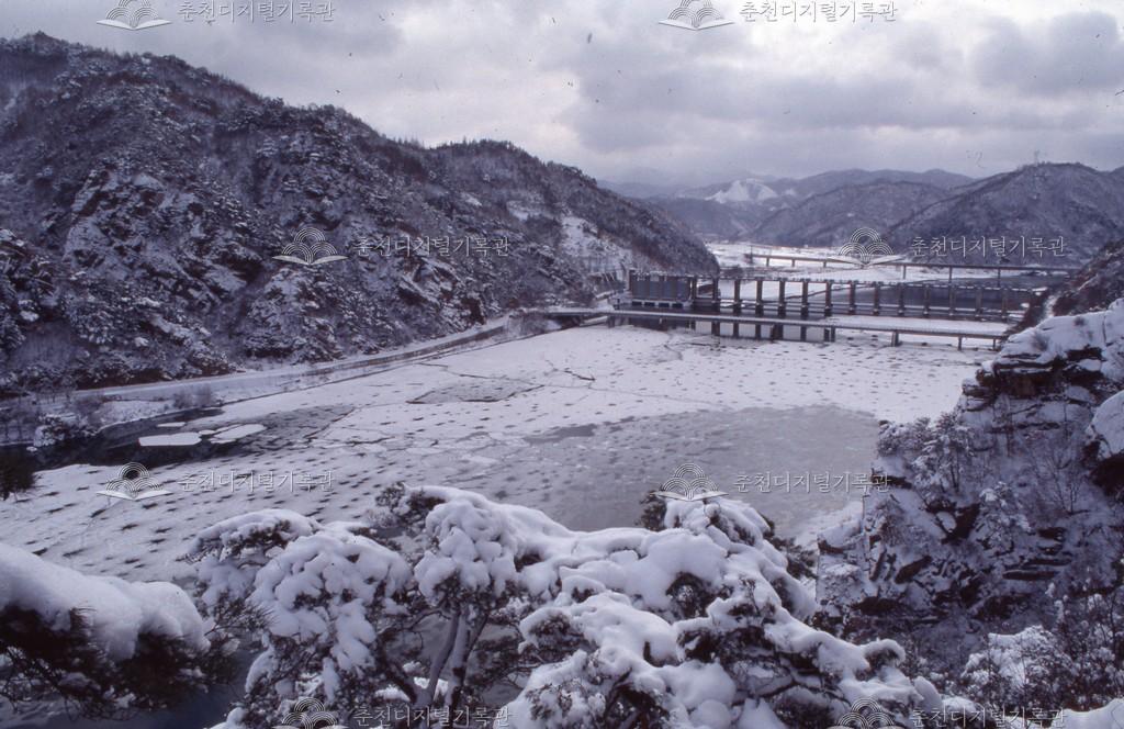2000년대 의암댐, 신연교 설경 이미지
