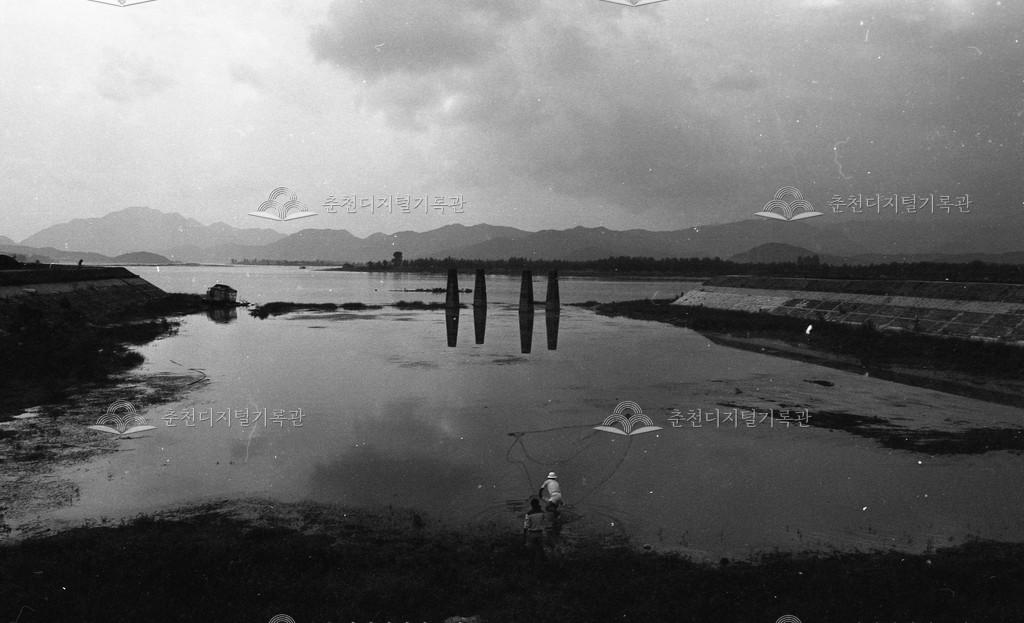 1980년대 우두동 마장천 삭도지주기초 이미지