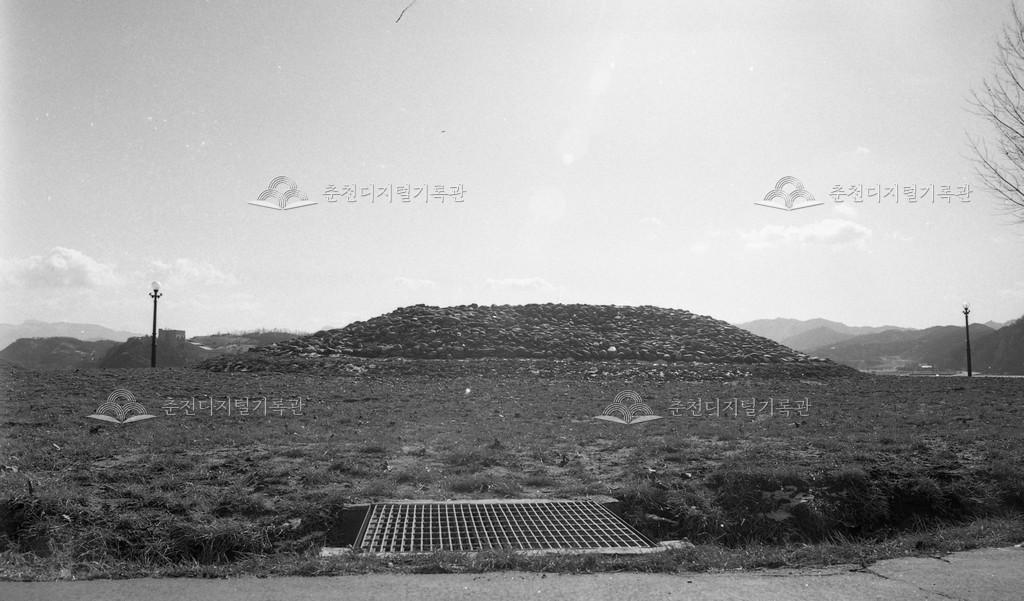 1990년대 중도 적석총 이미지