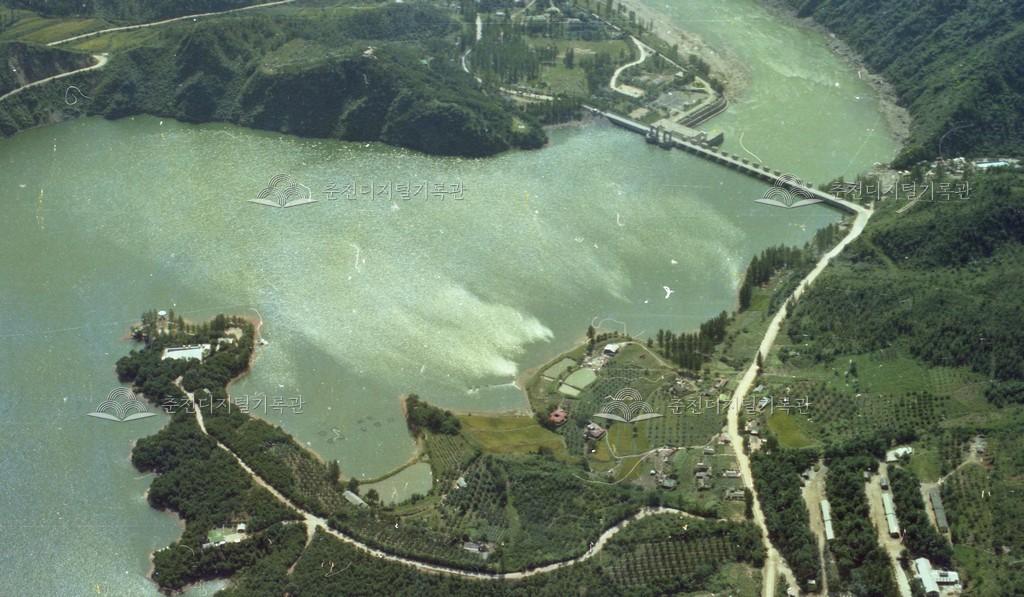 1980년대 춘천댐 항공 사진 이미지