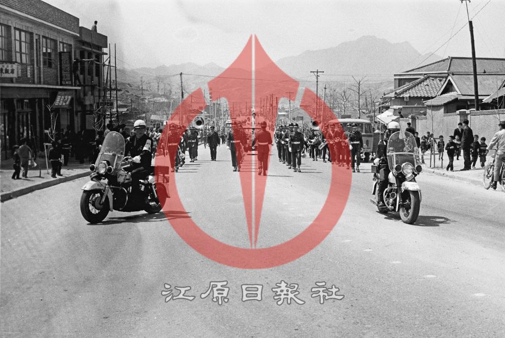 69년 미스강원 입상자 시가행진 이미지