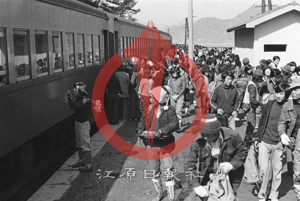 강촌역 경춘선 휴일 인파 이미지