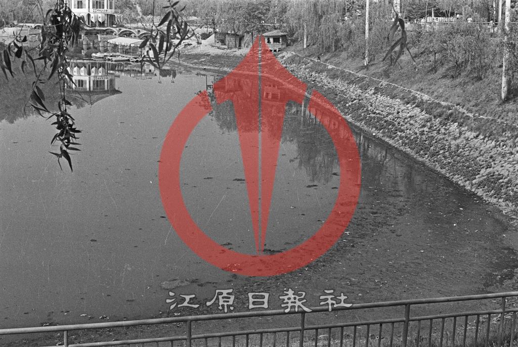 공지천 팔각정 이미지