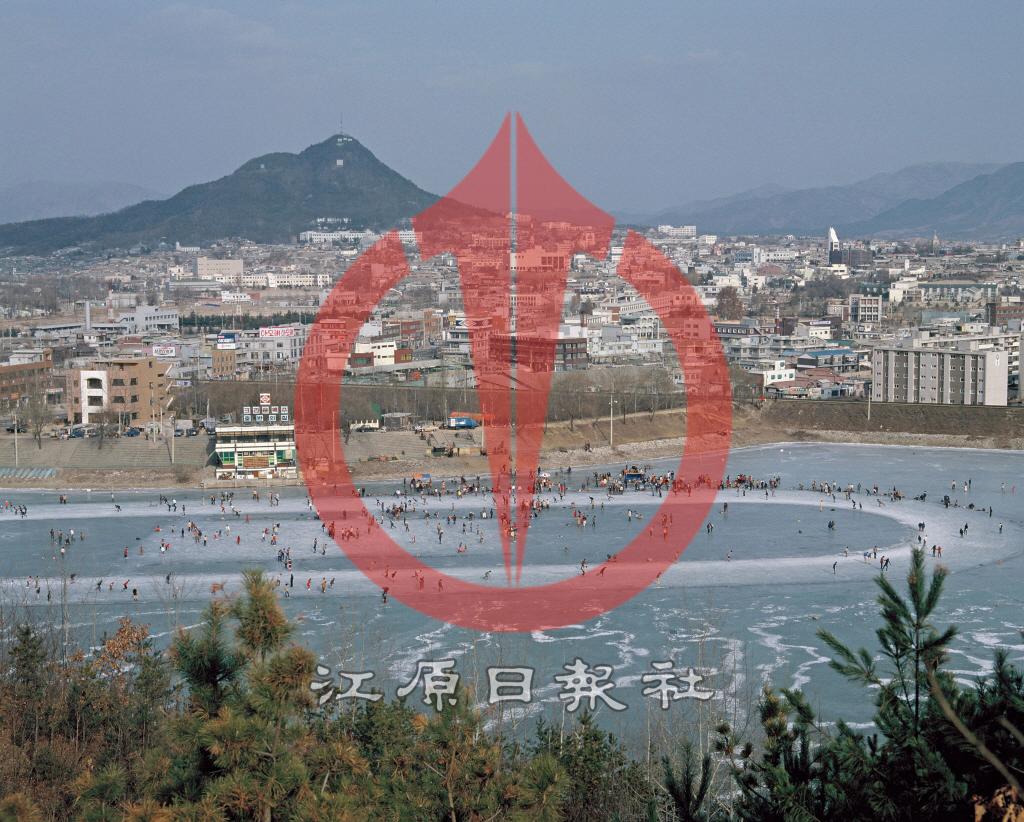 공지천 스케이트장 이미지