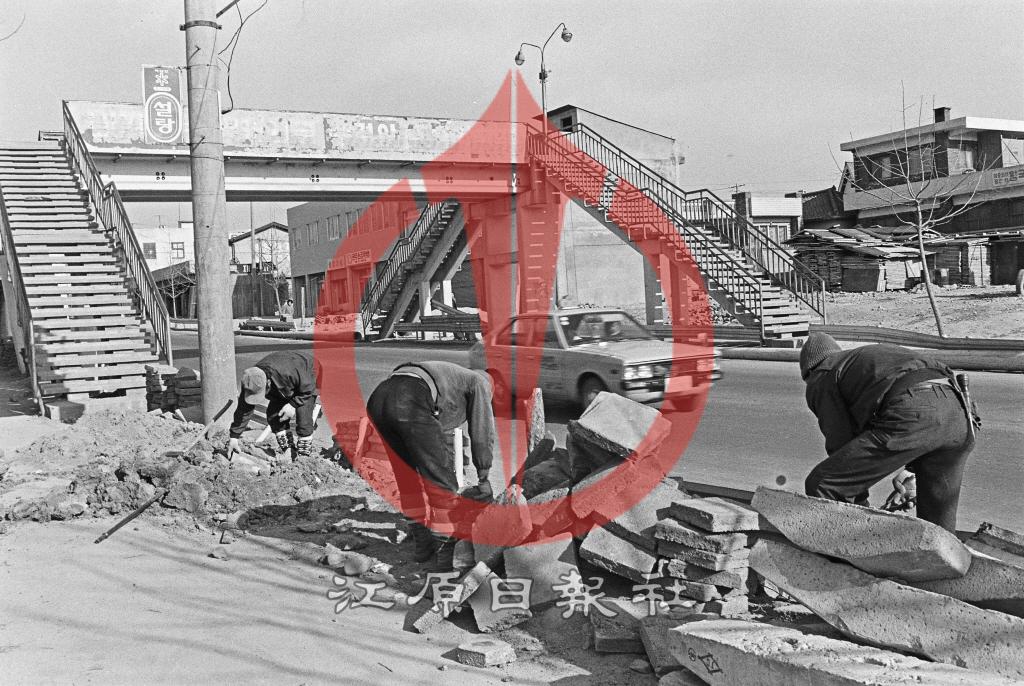 봉의국민학교 앞 육교 이미지