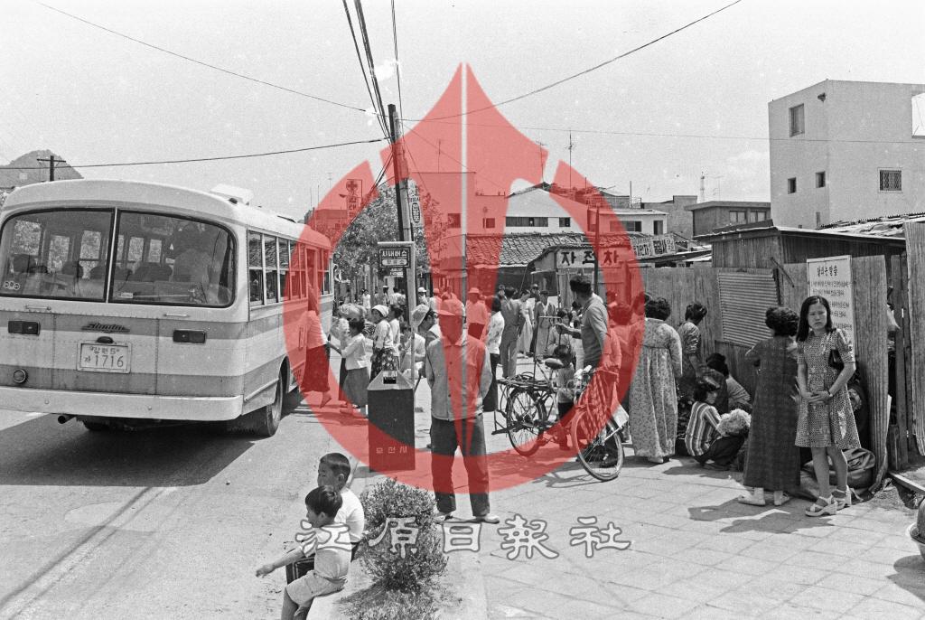 시내버스 정류장 이미지