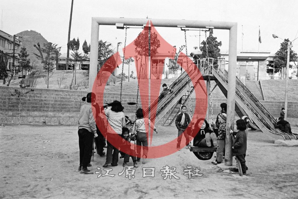 시청 앞 어린이놀이터 이미지