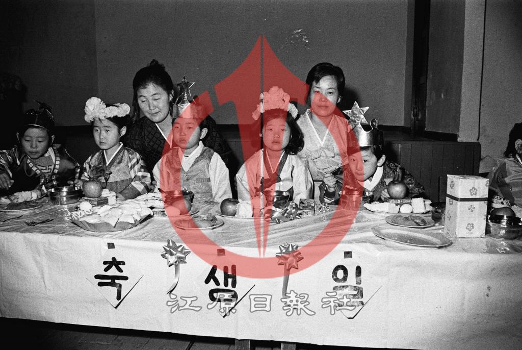 유치원 생일잔치 이미지