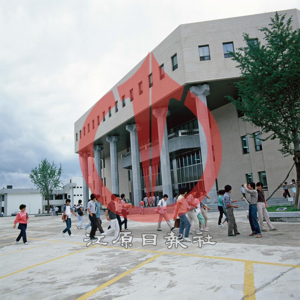 강원대학교 중앙도서관 이미지
