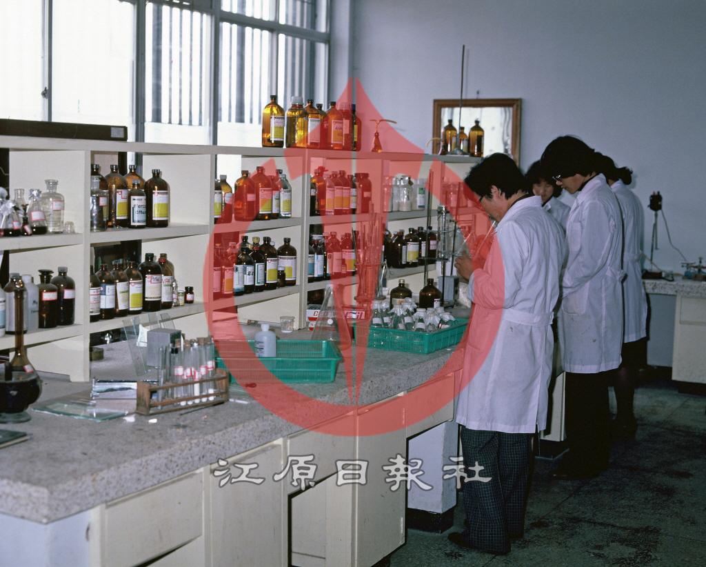 강원대학교 농화학과 실험실 이미지