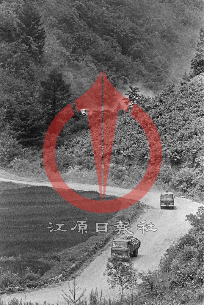 신동면 팔미리 비포장 도로 이미지