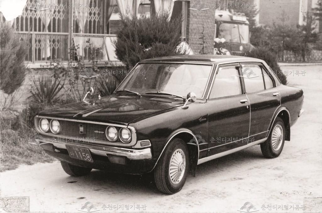 학교 승용차 이미지