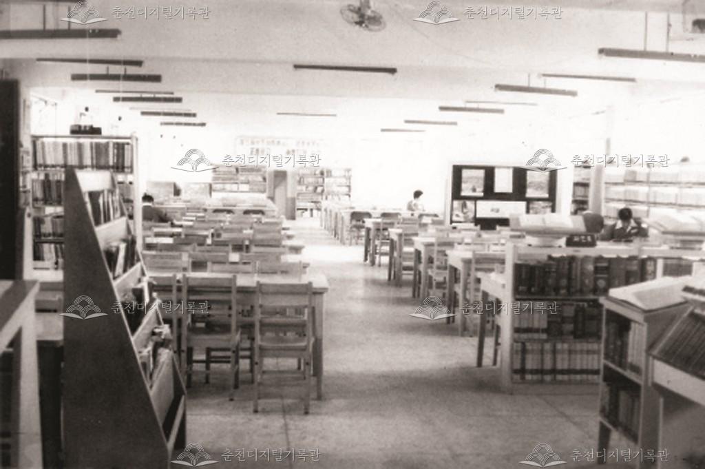 도서 열람실 이미지