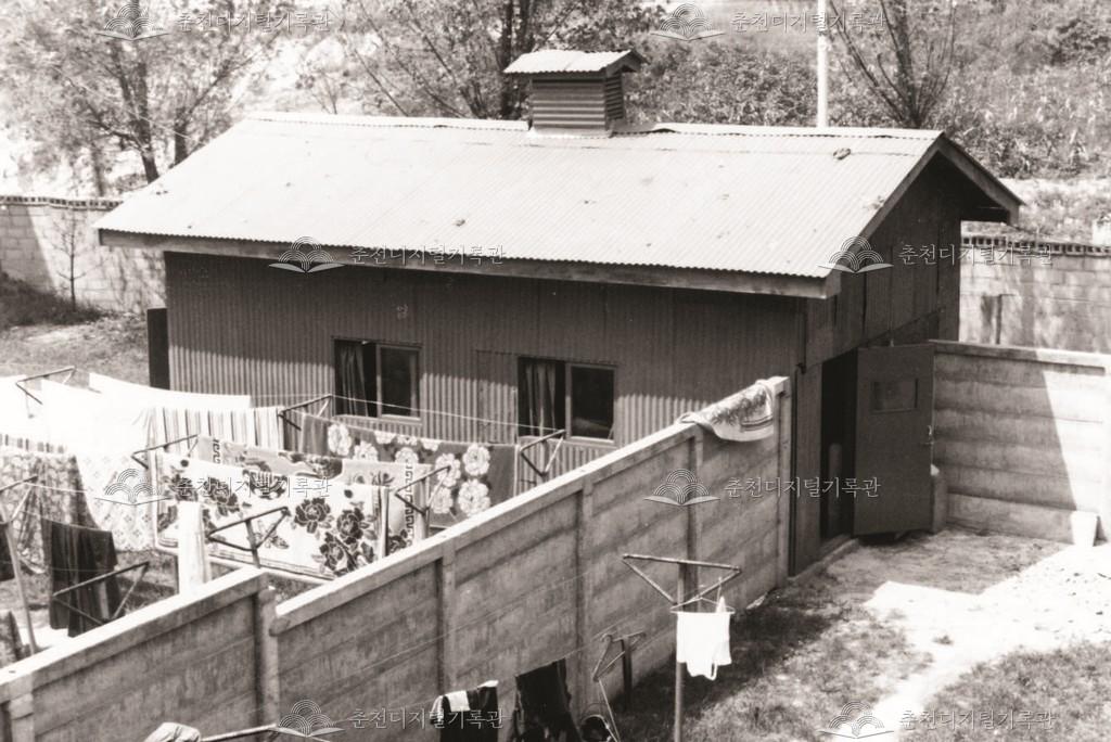 여학생 기숙사 뒷편 세탁실 이미지