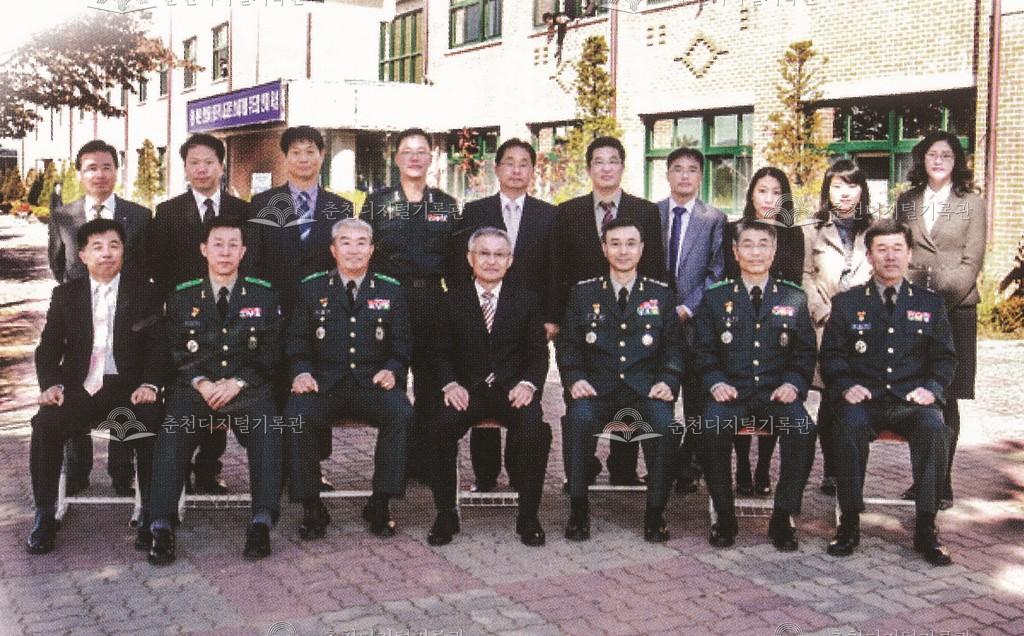 동문장군단 모교 방문 이미지