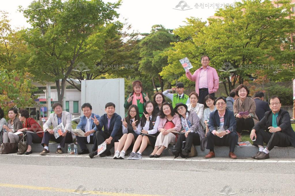 개교50주년 기념식 참가 동문 및 재학생 이미지