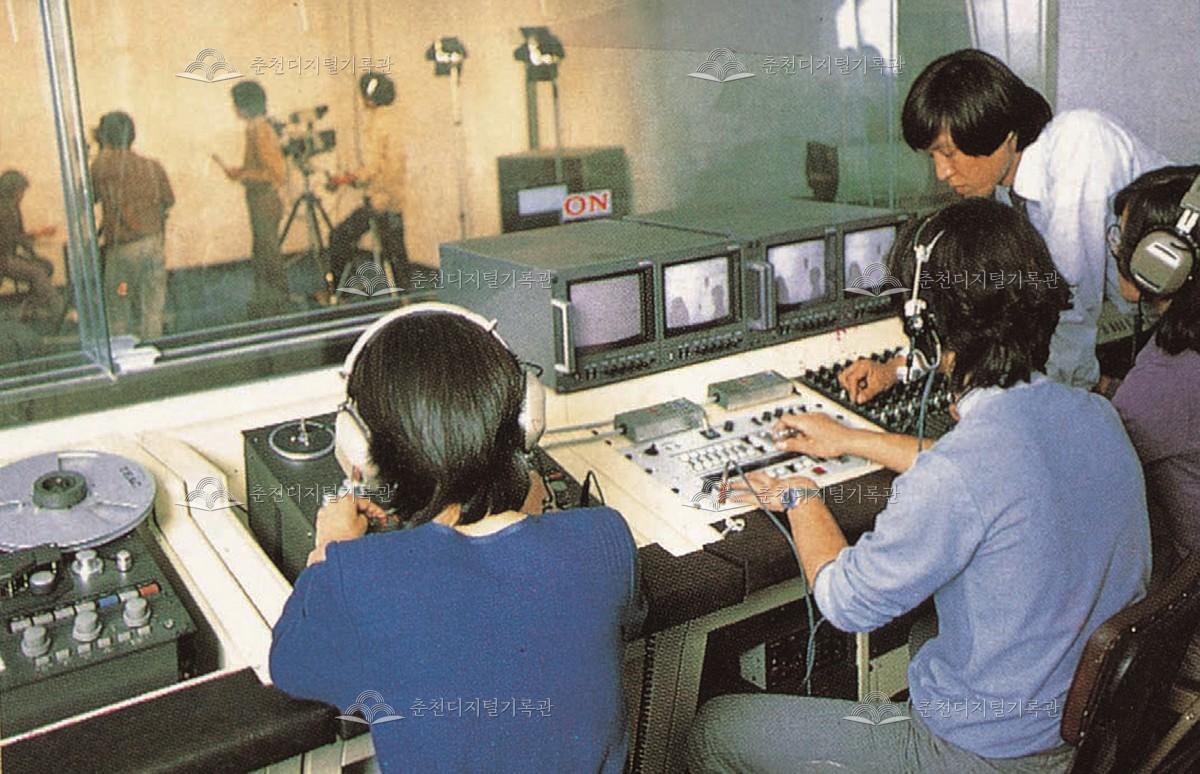 한림대학교 교육매체과 TV 스튜디오 수업 이미지