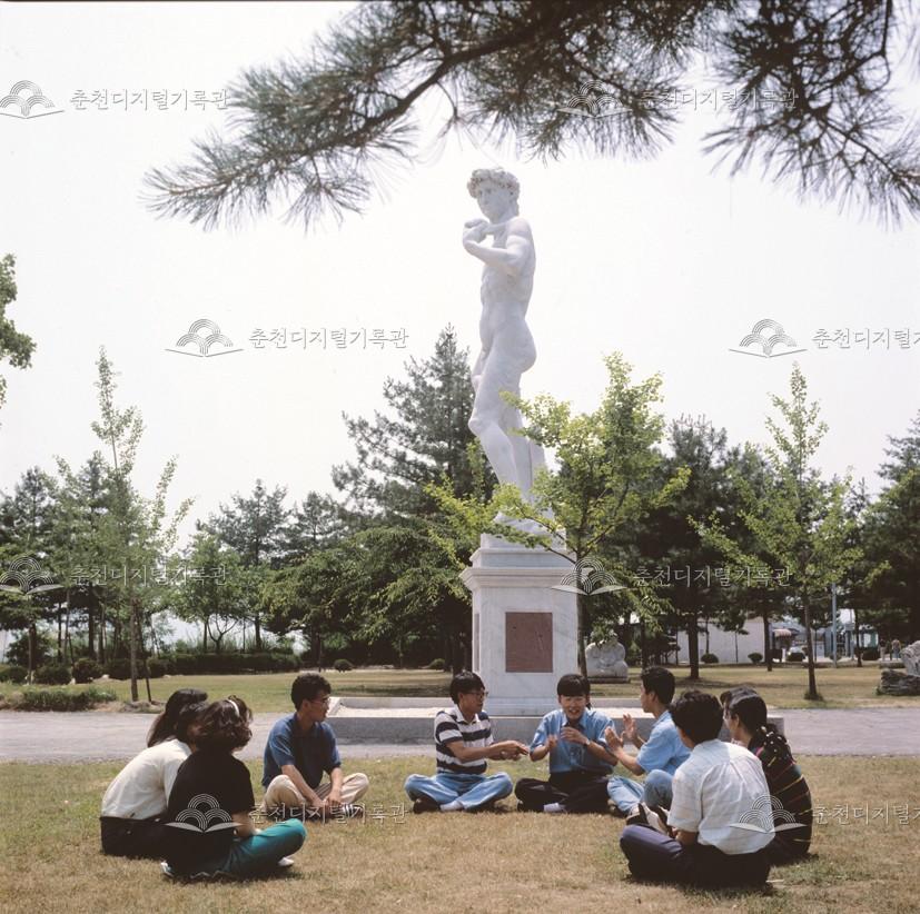 한림대학교 다비드 상 모습 이미지