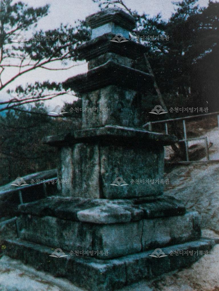 청평사 삼층석탑 이미지