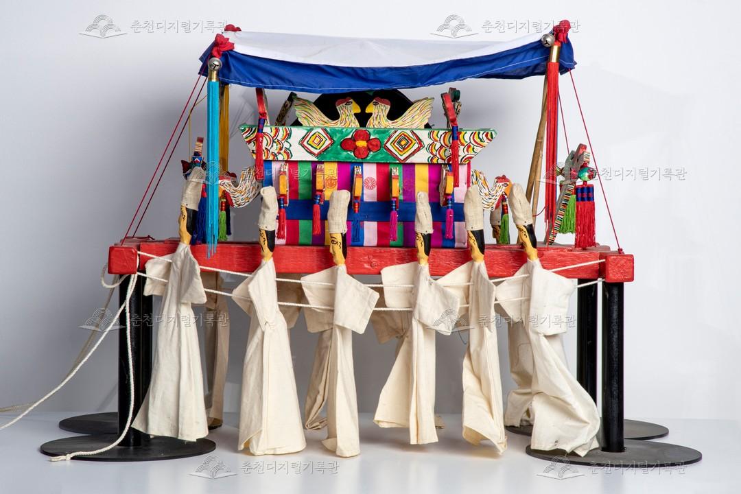 춘천인형극장 박물관 전시 꼭두각시 놀음_상여 이미지