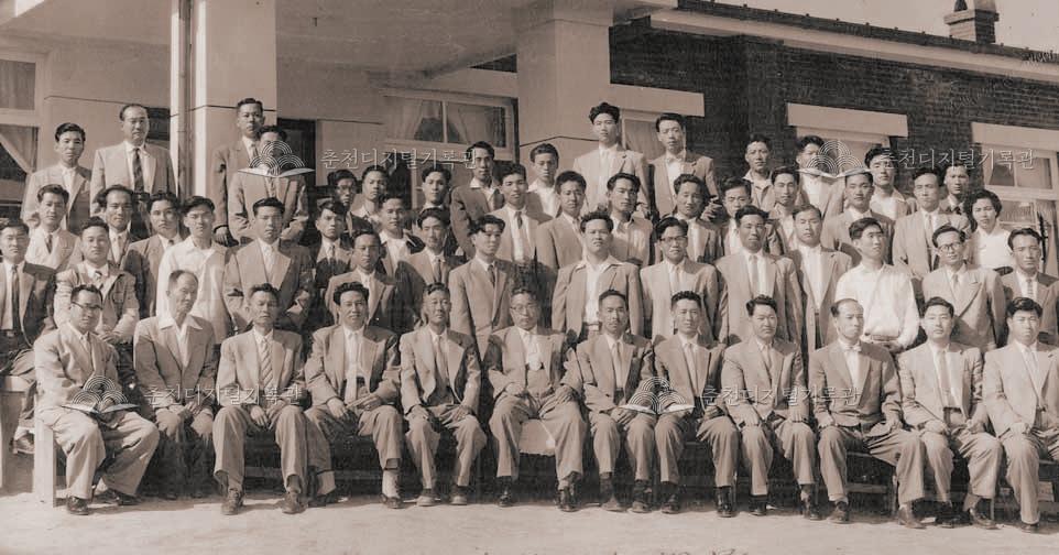 강원대학교 개교10주년 기념 촬영 이미지