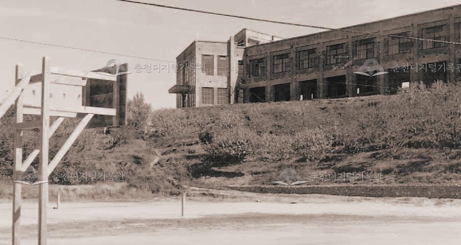 춘천농과대학 운동장 이미지