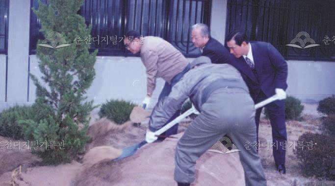 최규하 국무총리 강원대학교 본교 방문 이미지