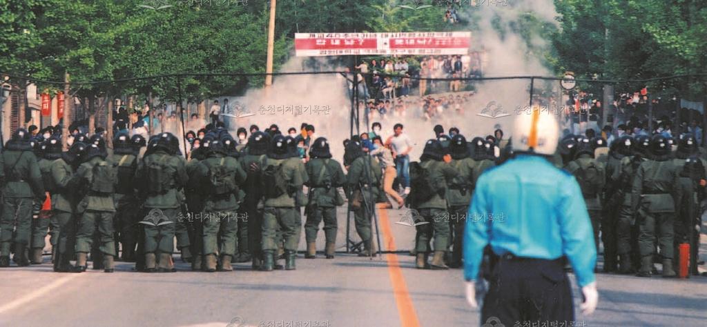 1987년 6월 항쟁 당시의 시위 장면 이미지