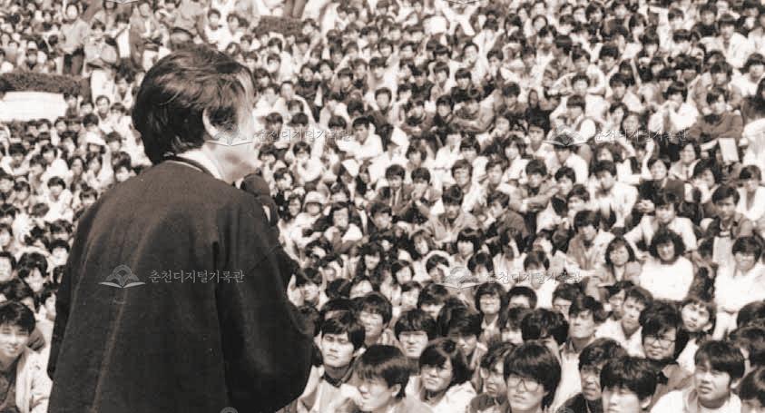 공과대학 학생회 주최 백기완 선생 초청 특별강연 모습 이미지