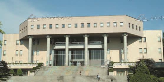 강원대학교 중앙도서관 이미지