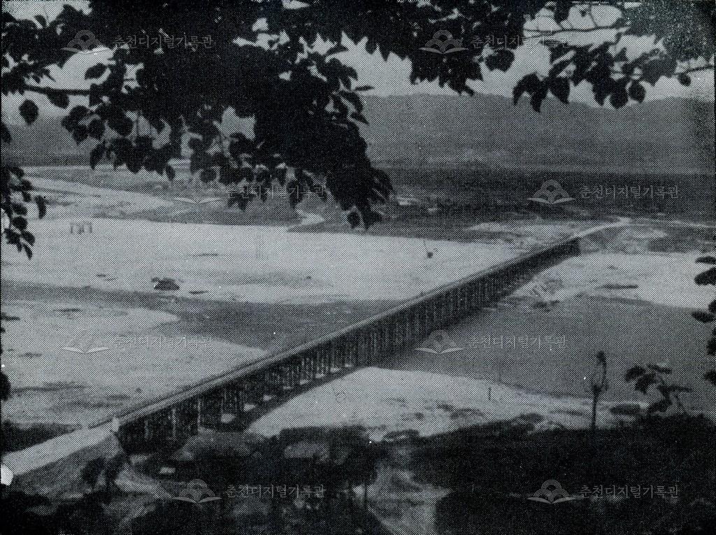 한국전쟁 당시 미군에 의해 건설된 포니브릿지 전경 이미지