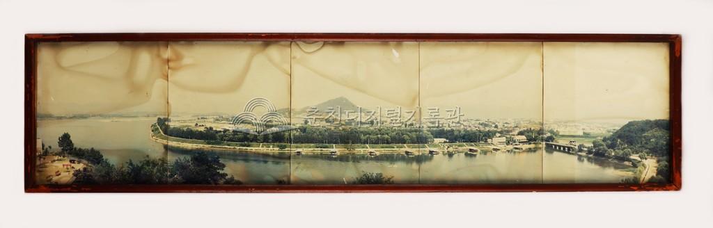 1980년대 중반 공지천 일대 파노라마 사진 액자 이미지