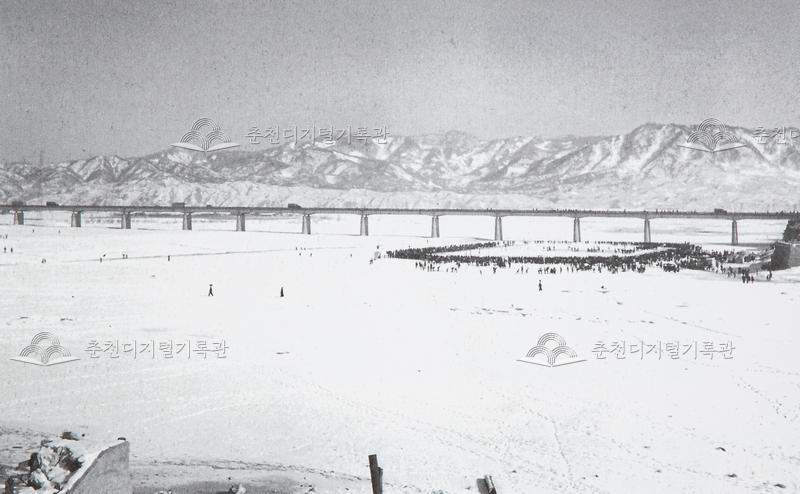 1950년대 소양1교의 겨울 이미지