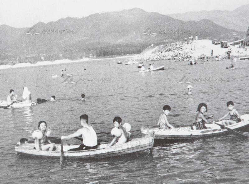 소양강 뱃놀이 모습 이미지
