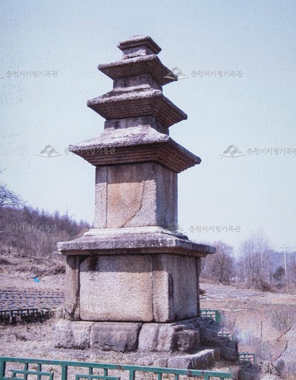 서상리 삼층석탑 이미지