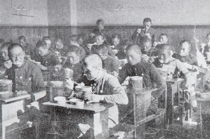 1930년대 학교 점심시간 이미지