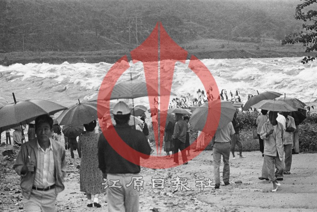 세월교 하천 범람 이미지
