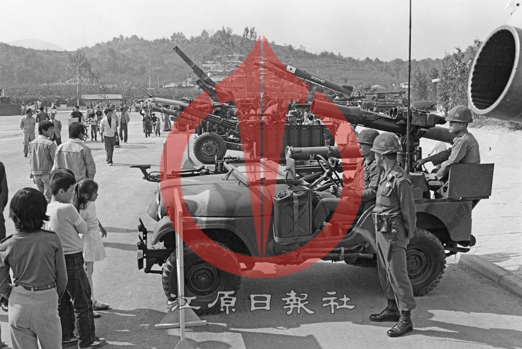 건군 제30주년 국군의날 기념식 군 장비 전시 이미지