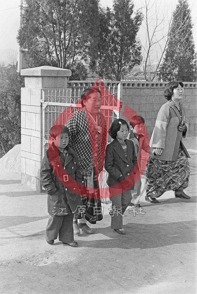 중앙국민학교 등교 모습 이미지
