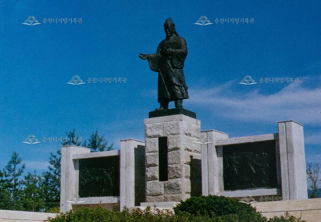 의암 류인석 선생 동상 이미지