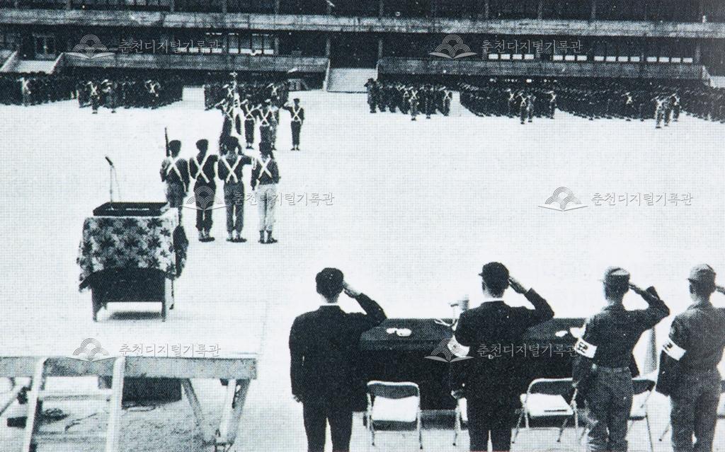 성수고등학교 학도호국단 교련 시범 광경 이미지