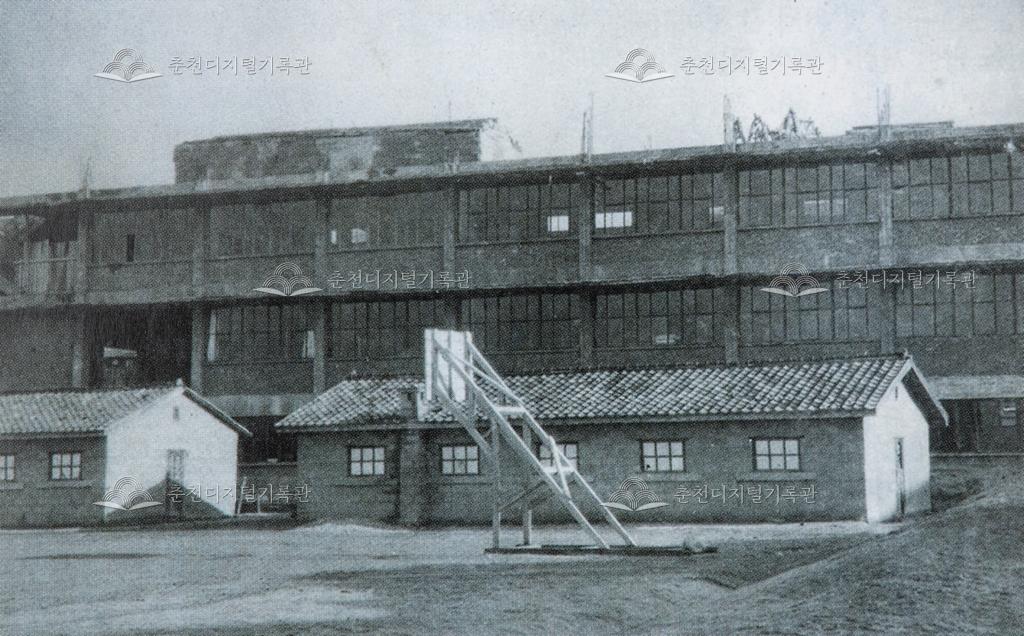성수고등학교 신축중인 신관 전경 이미지